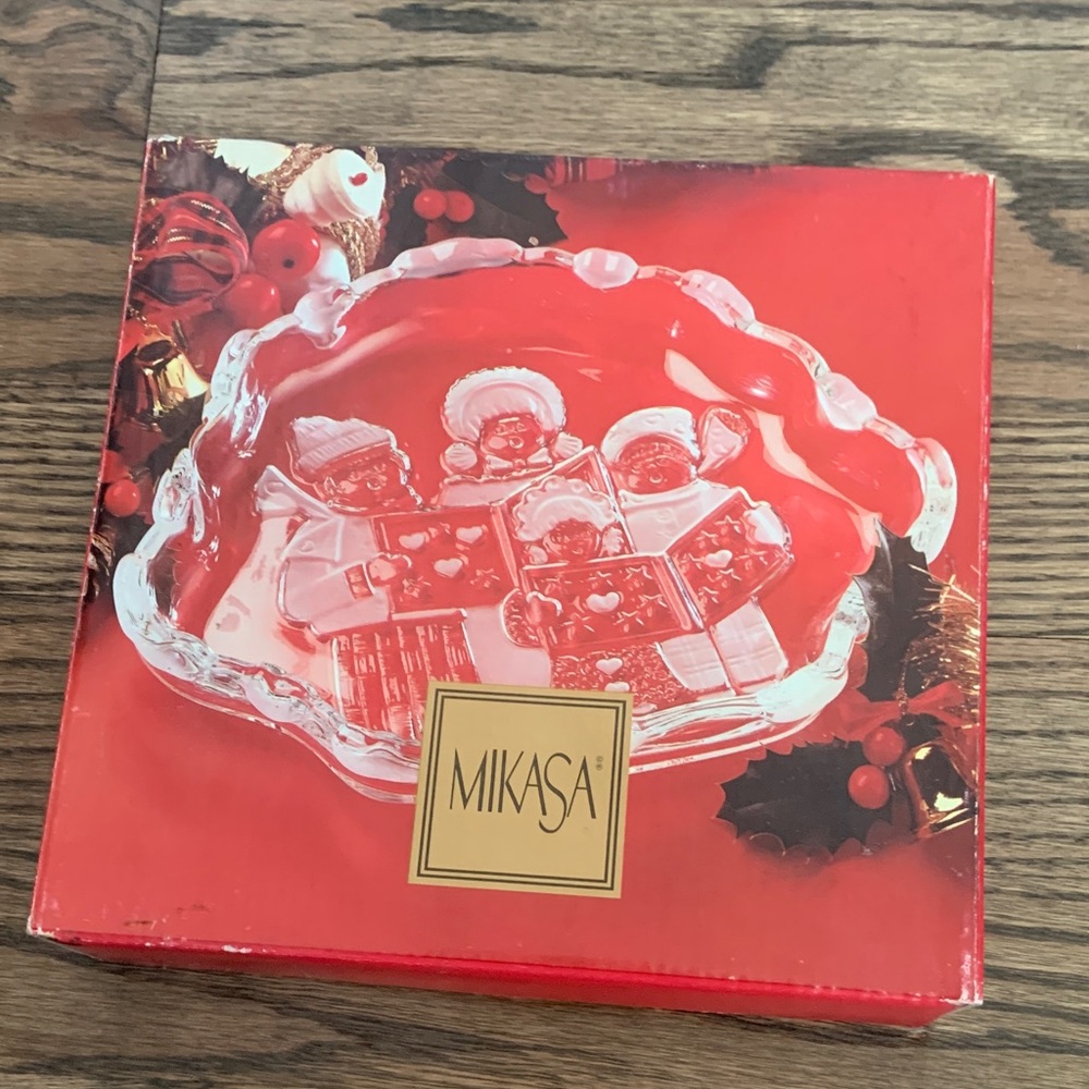 Mikasa Clear Glass Holiday Carolers Candy Sweet Dish